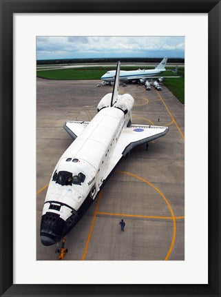 Framed Art Atlantis STS117 Towed Framed Art for your Home Wall Decor 18x24 Artwork