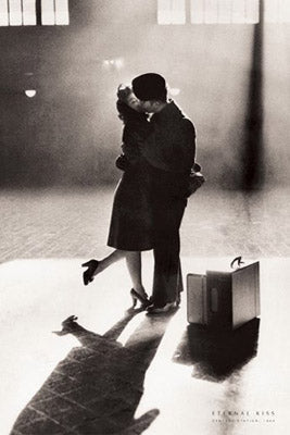 Eternal Kiss, Central Station, 1944 by Anon Wall Art Décor 36 x 24 Art Print