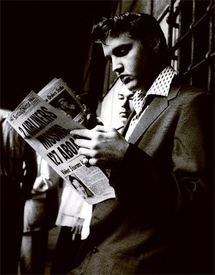 Elvis Reading the Sunday Mirror Art Print - Iconic Wall Art Décor 24x18 Inch