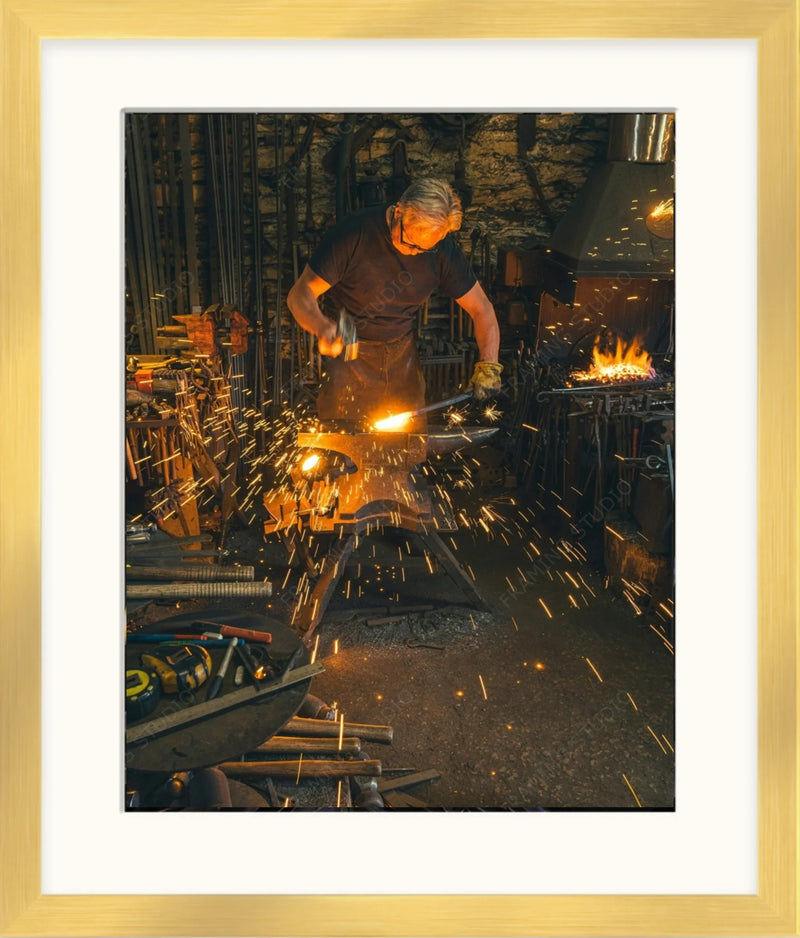 Modern Flat Lighting Gold Picture Frame  ModernMemoryDesign.com 